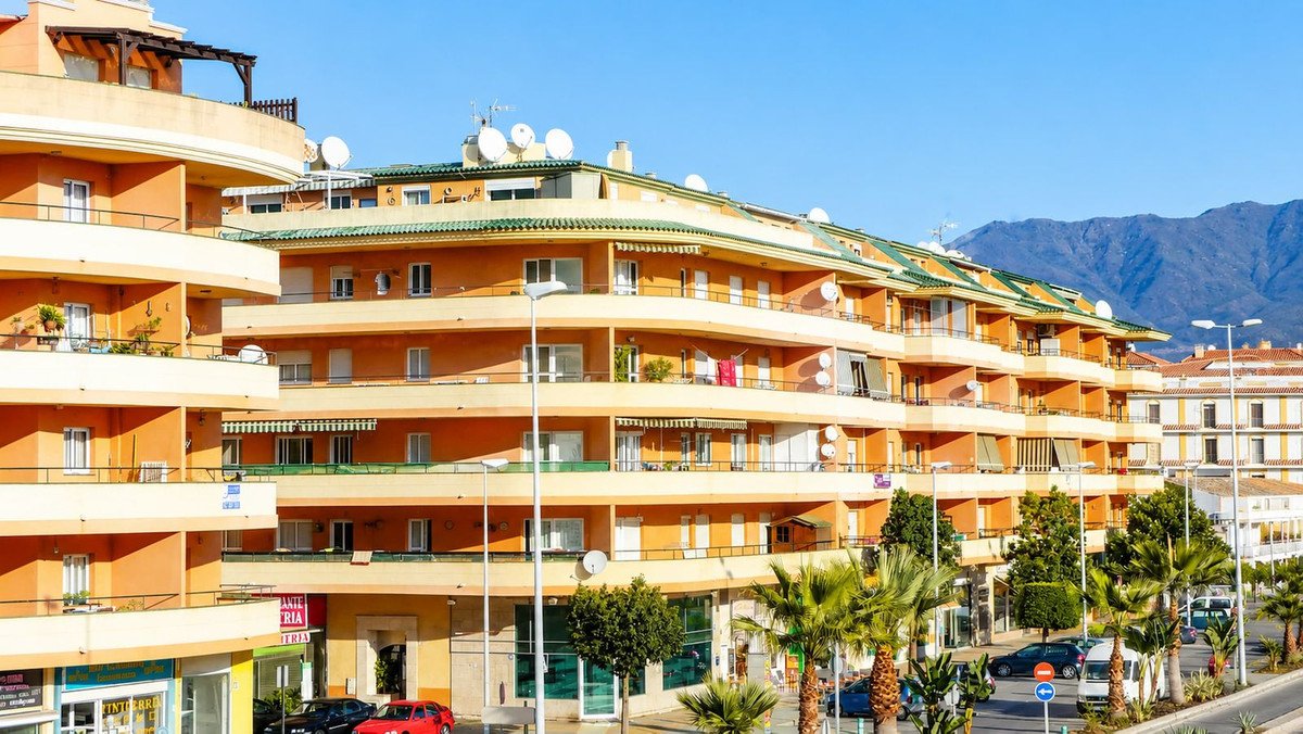 2 Bed Middle Floor Apartment in San Luis de Sabinillas in San Luis de Sabinillas, Apartment