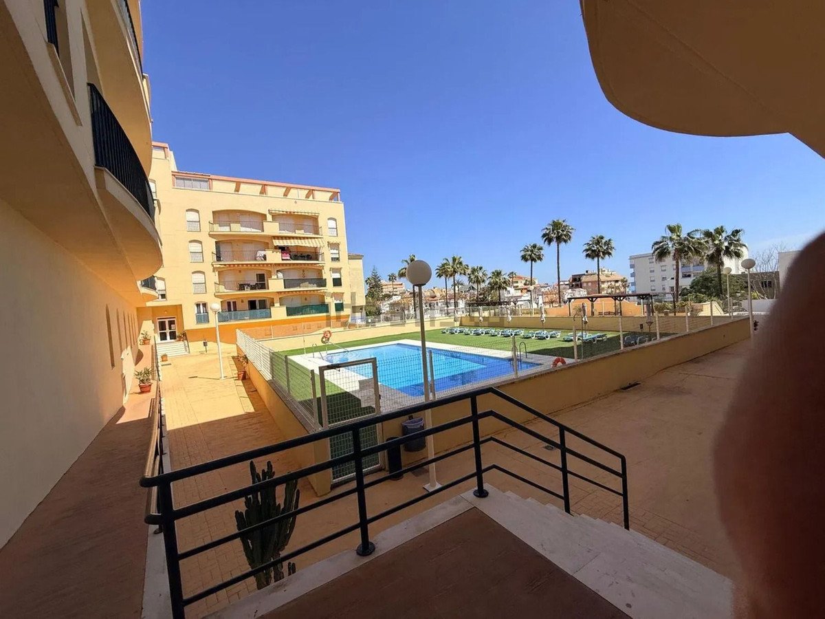2 Bed Middle Floor Apartment in San Luis de Sabinillas in San Luis de Sabinillas, Apartment