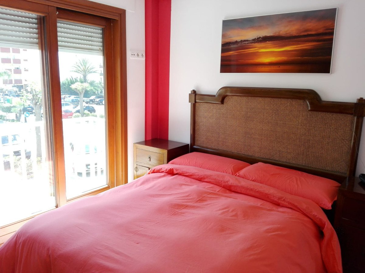 2 Bed شقة في الطابق الأوسط in San Luis de Sabinillas في San Luis de Sabinillas, شقة