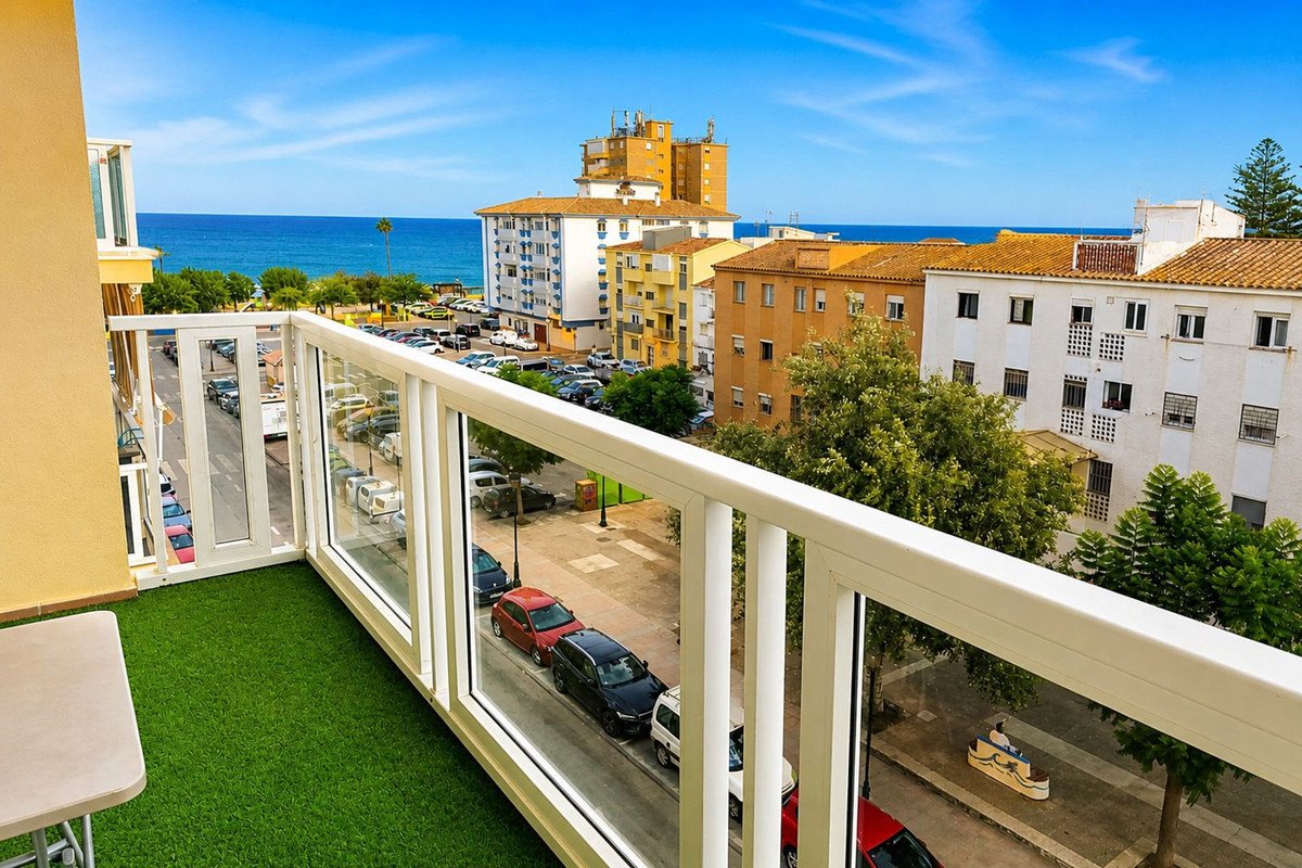 2 Bed Middle Floor Apartment in San Luis de Sabinillas in San Luis de Sabinillas, Apartment