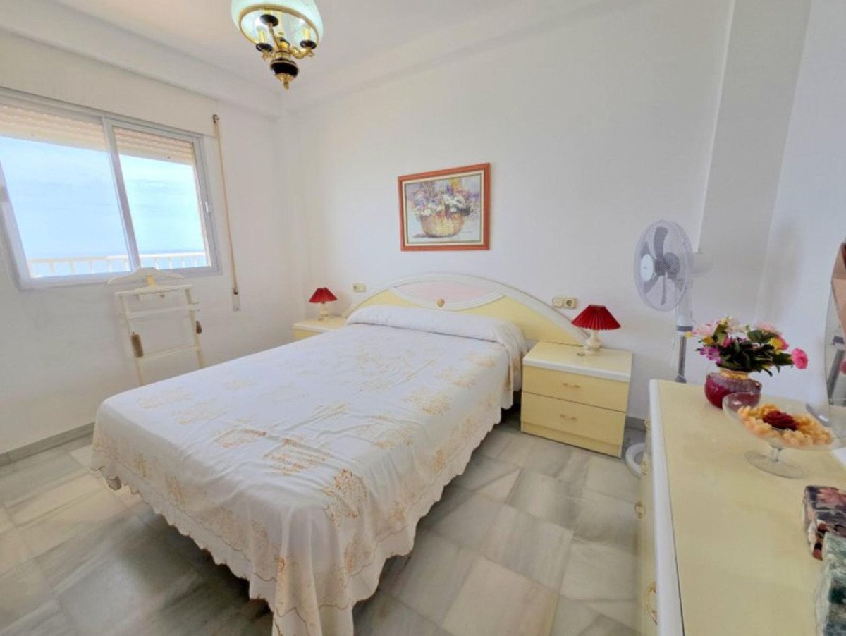 3 Bed Middle Floor Apartment in San Luis de Sabinillas
