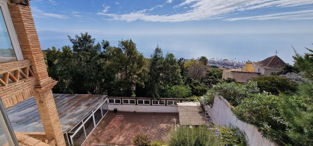 5 Bed Detached Villa in Manilva in Manilva, Detached Villa