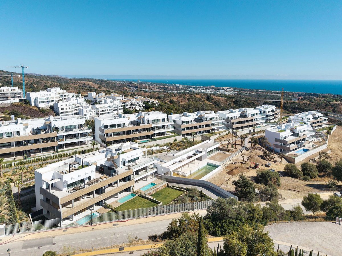 2 Bed Ground Floor Apartment in Altos de los Monteros