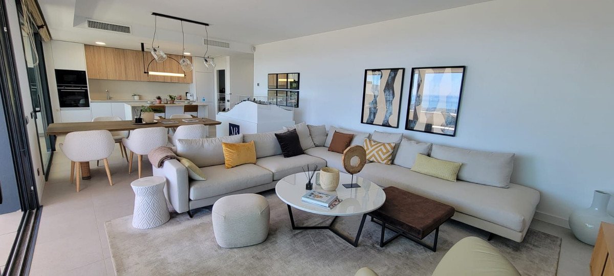 3 Bed بنتهاوس in Altos de los Monteros في Altos de los Monteros, بنتهاوس