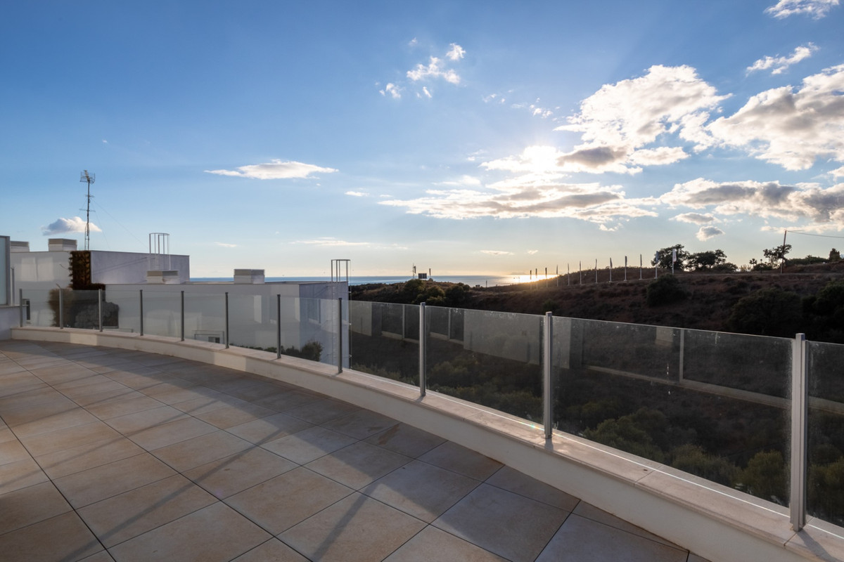 4 Bed بنتهاوس in Altos de los Monteros في Altos de los Monteros, بنتهاوس