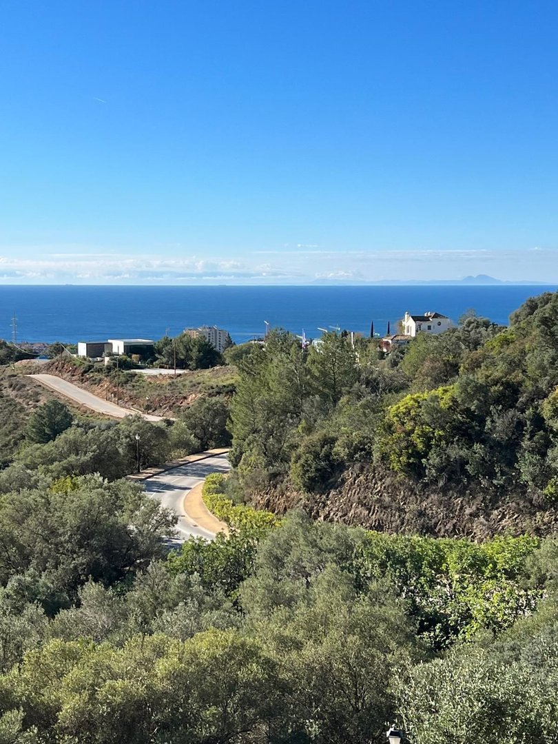 Residential Plot in Altos de los Monteros