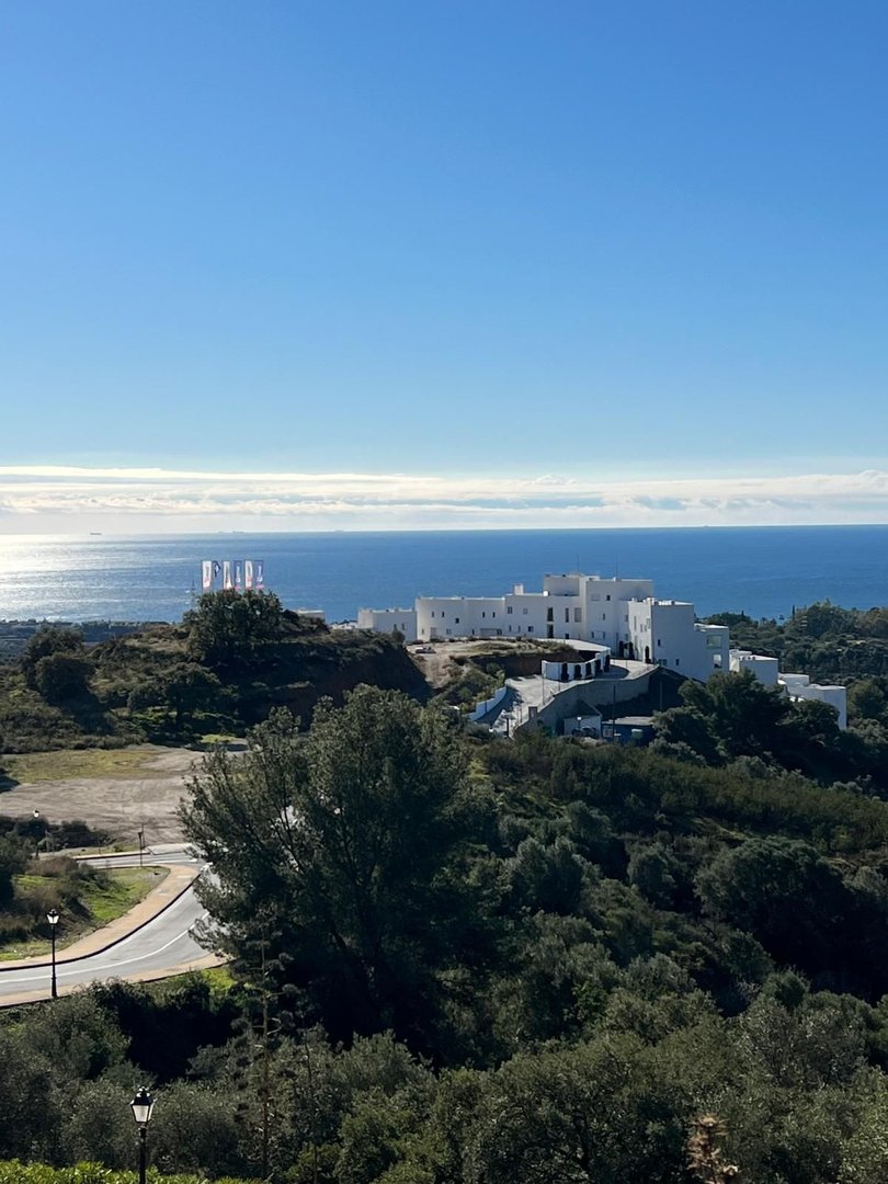 Residential Plot in Altos de los Monteros