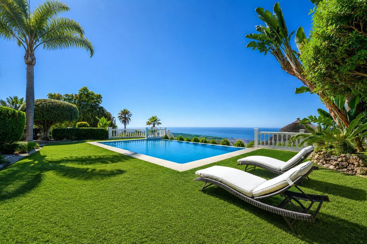 5 Bed Vrijstaande Villa in Altos de los Monteros in Altos de los Monteros, Vrijstaande Villa