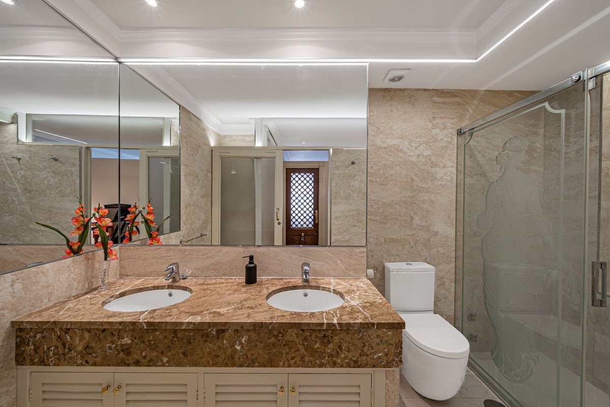 1 Bed Middle Floor Apartment in Marbella in Marbella — Apartment