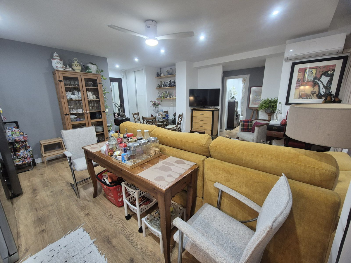 2 Bed Διαμέρισμα μεσαίου ορόφου in Marbella σε Marbella, 