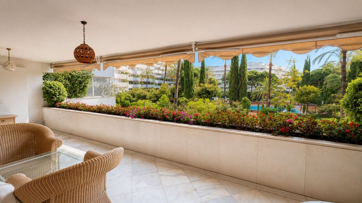 3 Bed Middle Floor Apartment in Marbella in Marbella, Apartment