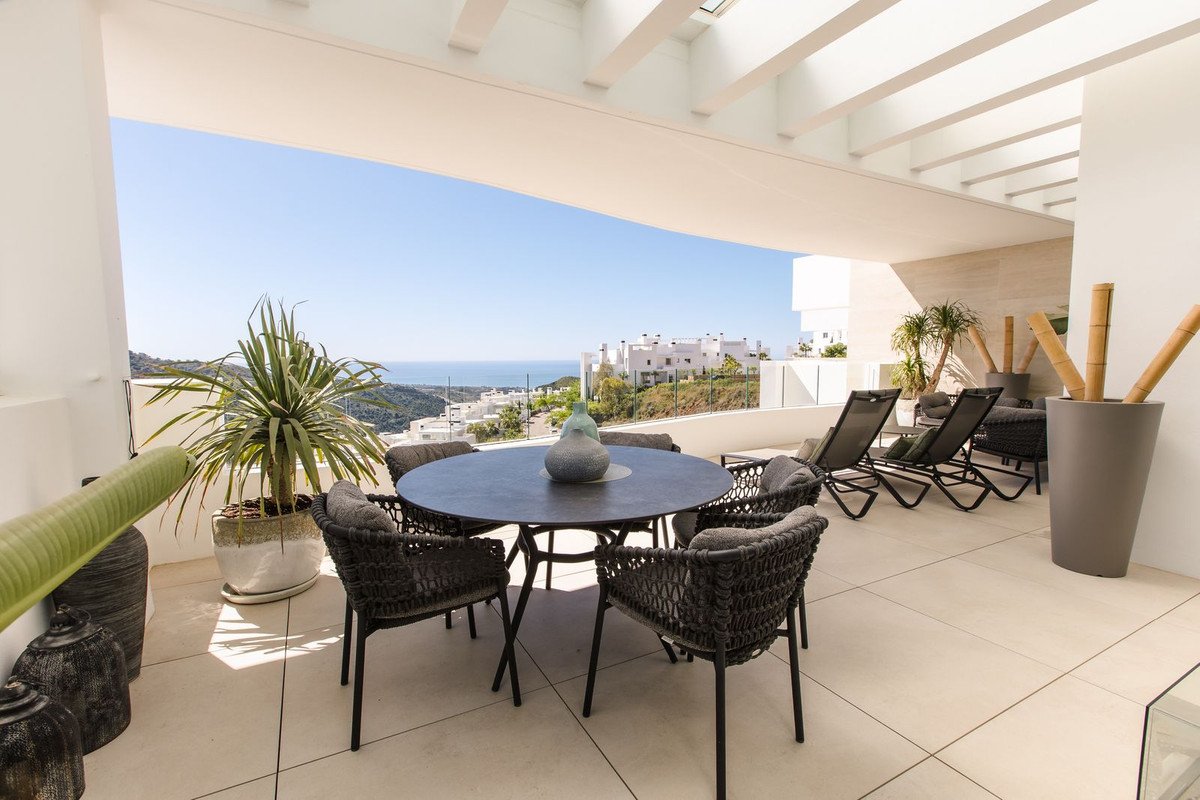 3 Bed Middle Floor Apartment in Marbella in Marbella, Apartment