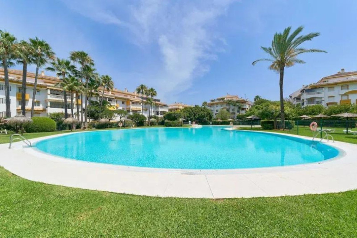 3 Bed Διαμέρισμα ισογείου in Marbella σε Marbella, Διαμέρισμα