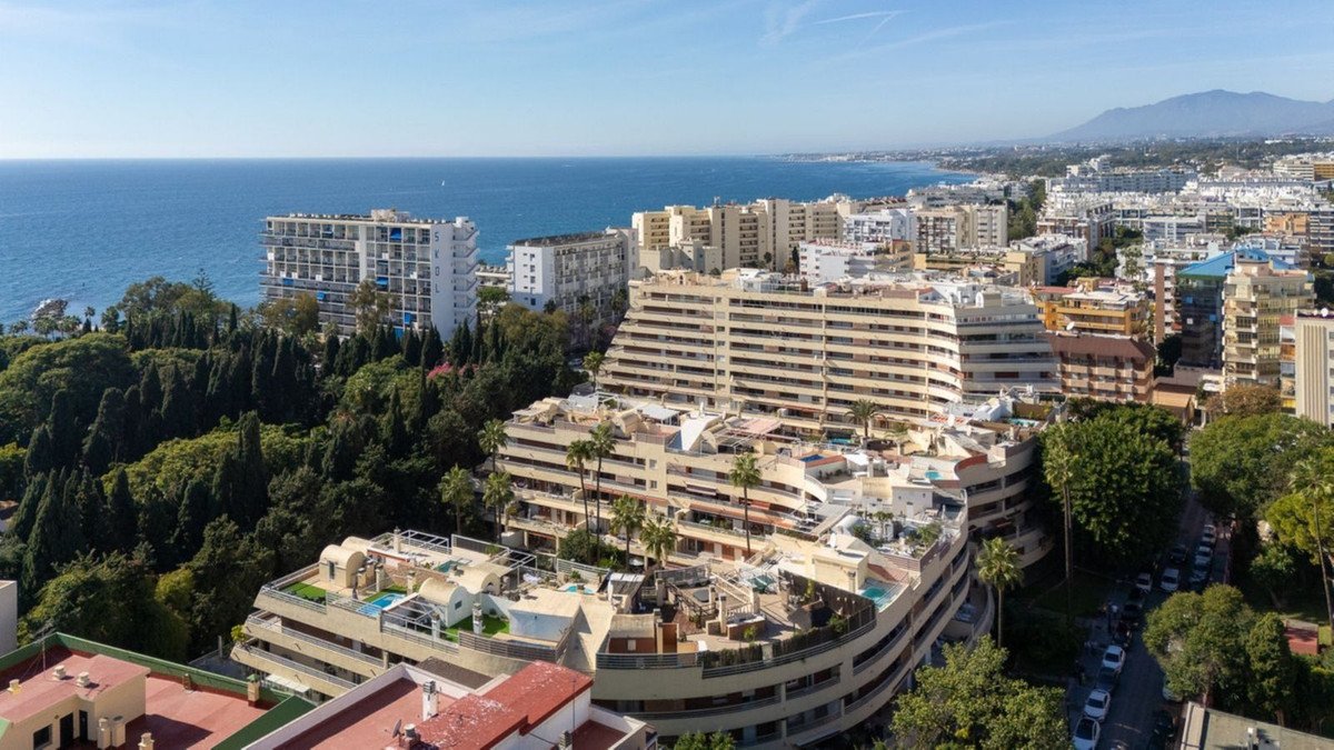 3 Bed Middle Floor Apartment in Marbella in Marbella, Apartment