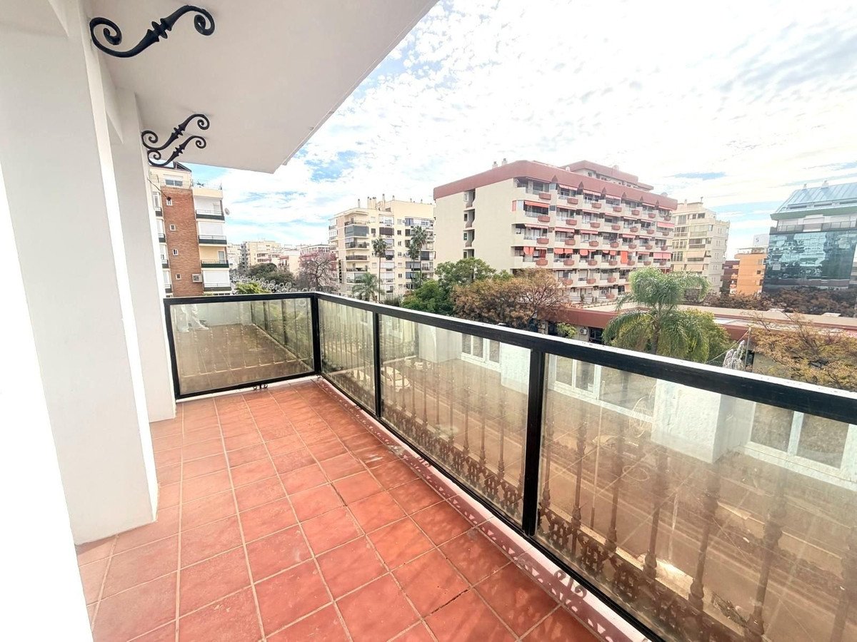 3 Bed Middle Floor Apartment in Marbella in Marbella, Apartment