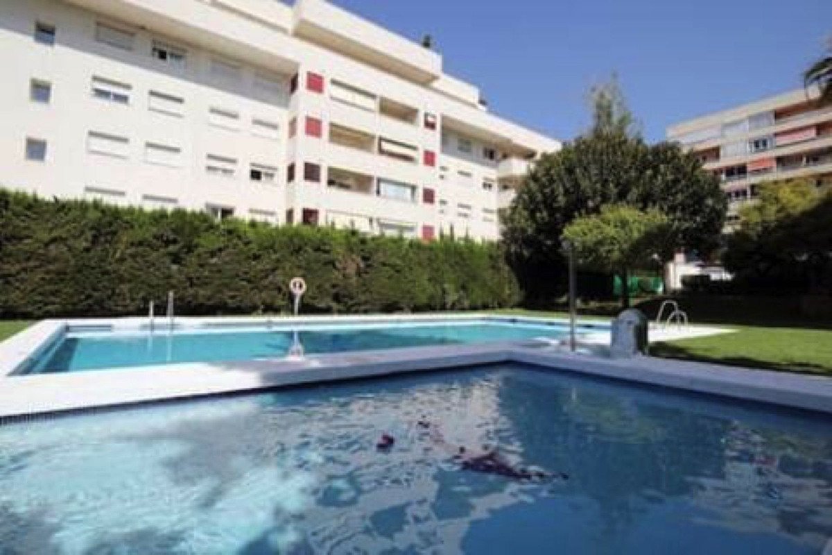 4 Bed Middle Floor Apartment in Marbella in Marbella, Apartment