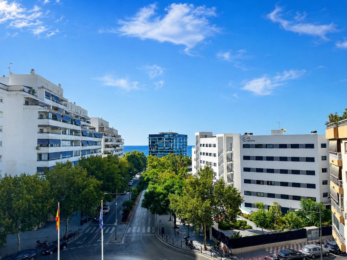 4 Bed Middle Floor Apartment in Marbella in Marbella, Apartment