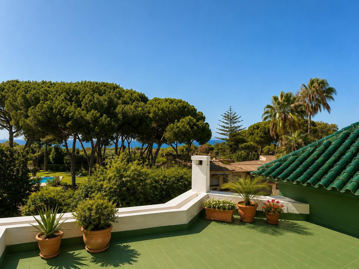4 Bed Detached Villa in Artola in Artola, Detached Villa