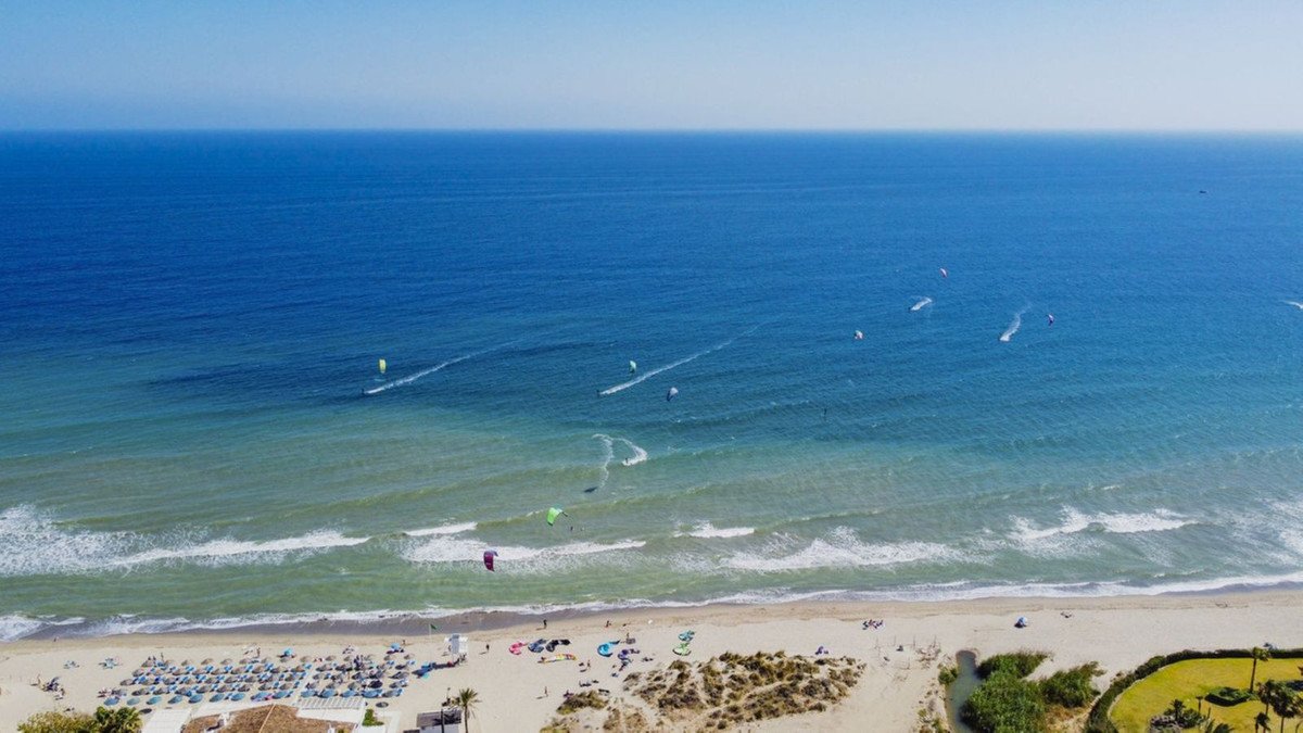 3 Bed شقة في الطابق الأرضي in Bahía de Marbella في Bahía de Marbella, شقة