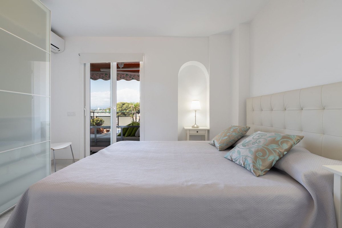 2 Bed דירה בקומה אמצעית in Marbella ב- Marbella, 