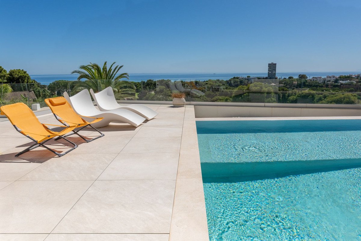 4 Bed Vrijstaande Villa in Río Real in Marbella, 