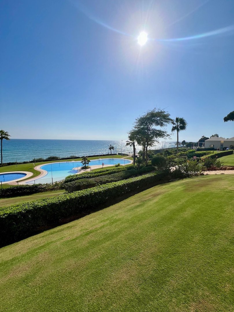 3 Bed Middle Floor Apartment in Cabopino in Cabopino, Apartment