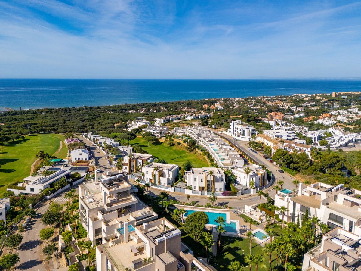 3 Bed Ground Floor Apartment in Cabopino in Cabopino — Apartment