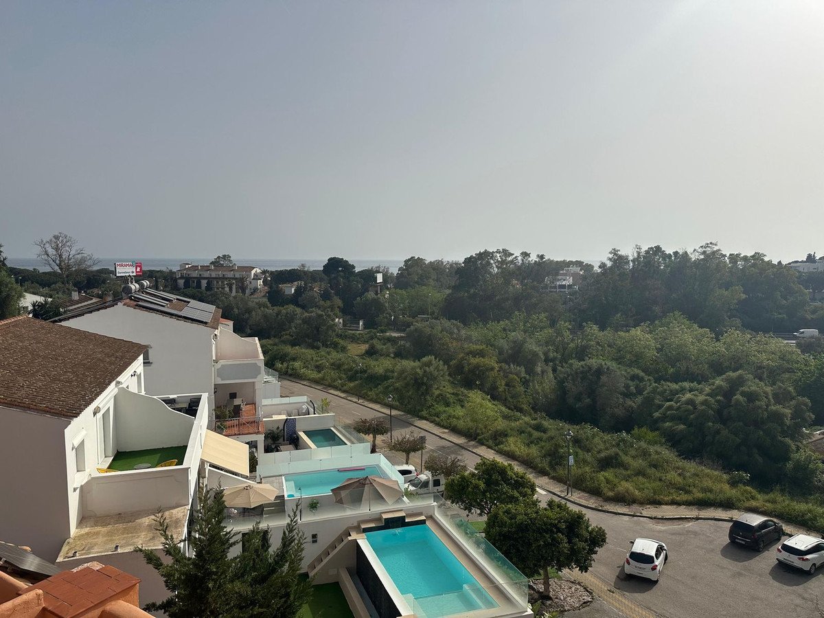 4 Bed بيت مدينة in Cabopino في Cabopino, 
