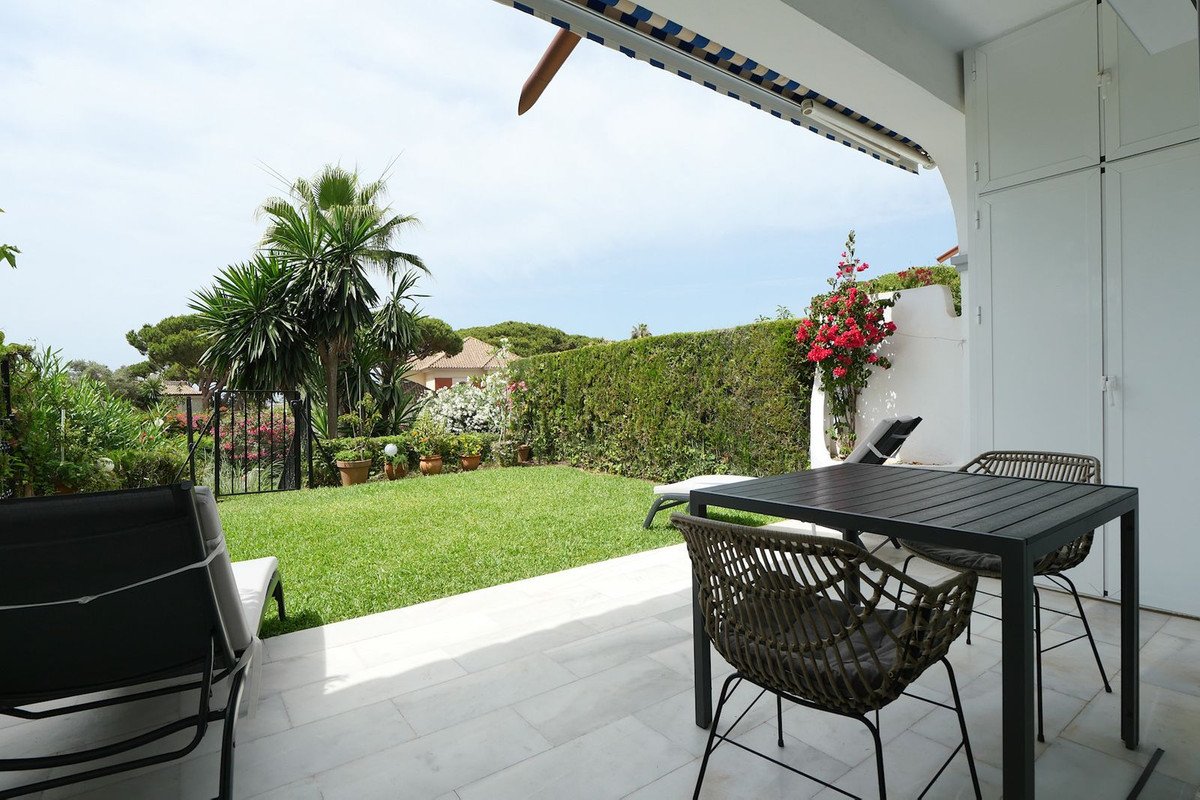 3 Bed Semi-Detached House in Cabopino in Cabopino, Semi-Detached House
