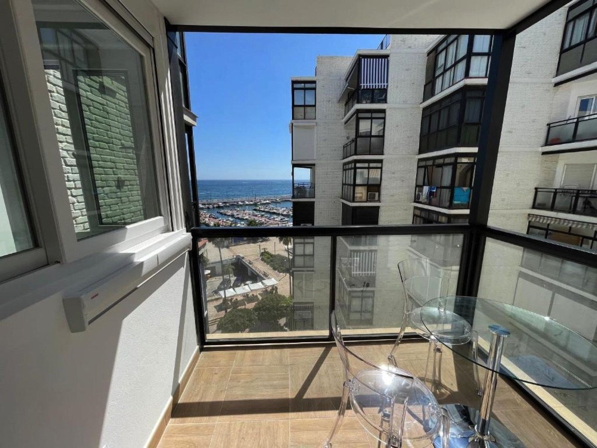 1 Bed شقة في الطابق الأوسط in Marbella في Marbella, شقة