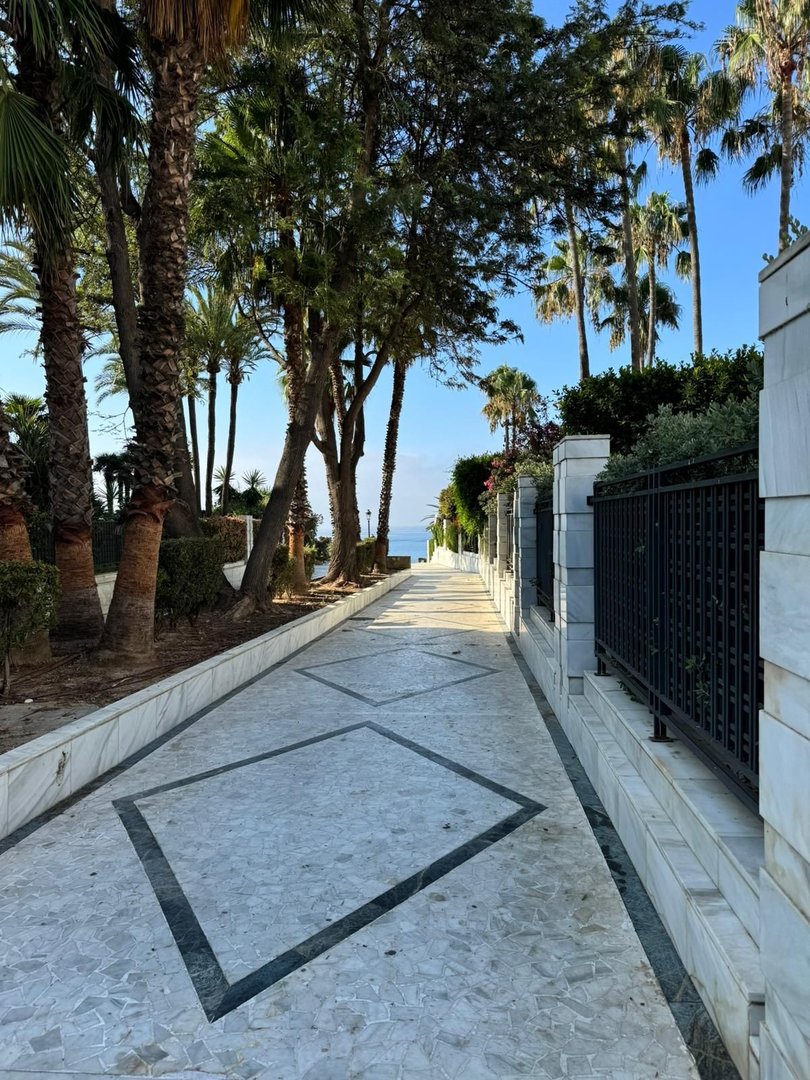 2 Bed Appartamento ai piani intermedi in Marbella a Marbella, Appartamento