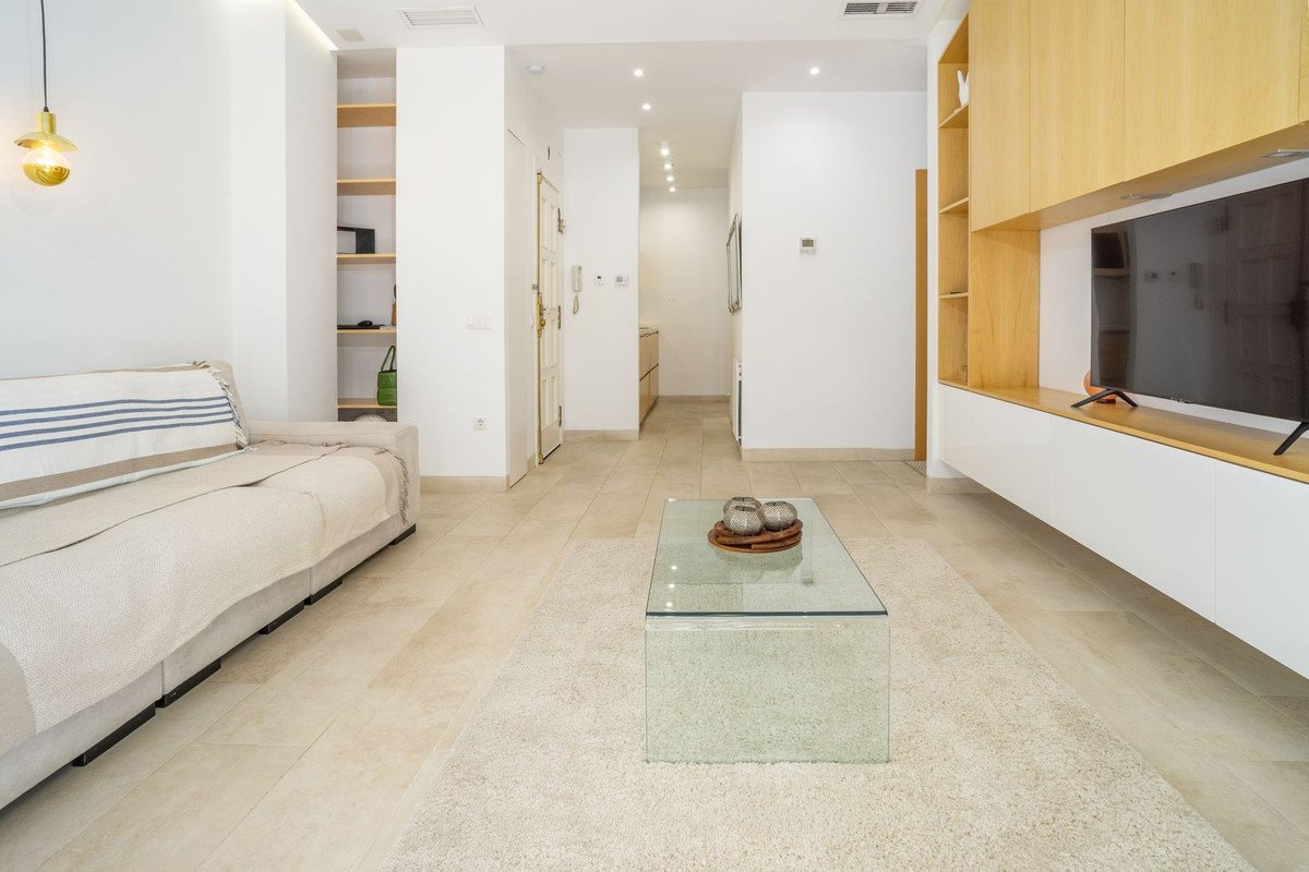 2 Bed شقة في الطابق الأوسط in Marbella في Marbella, شقة