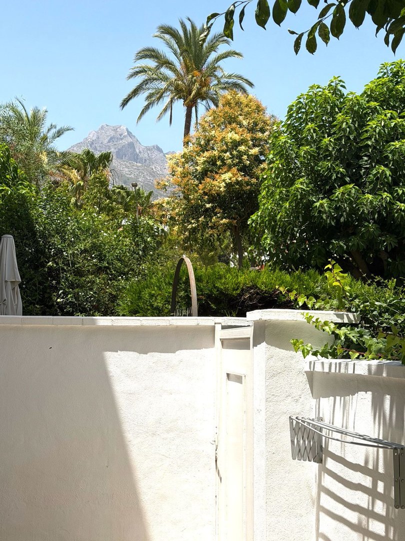 2 Bed شقة في الطابق الأرضي in Marbella في Marbella, 