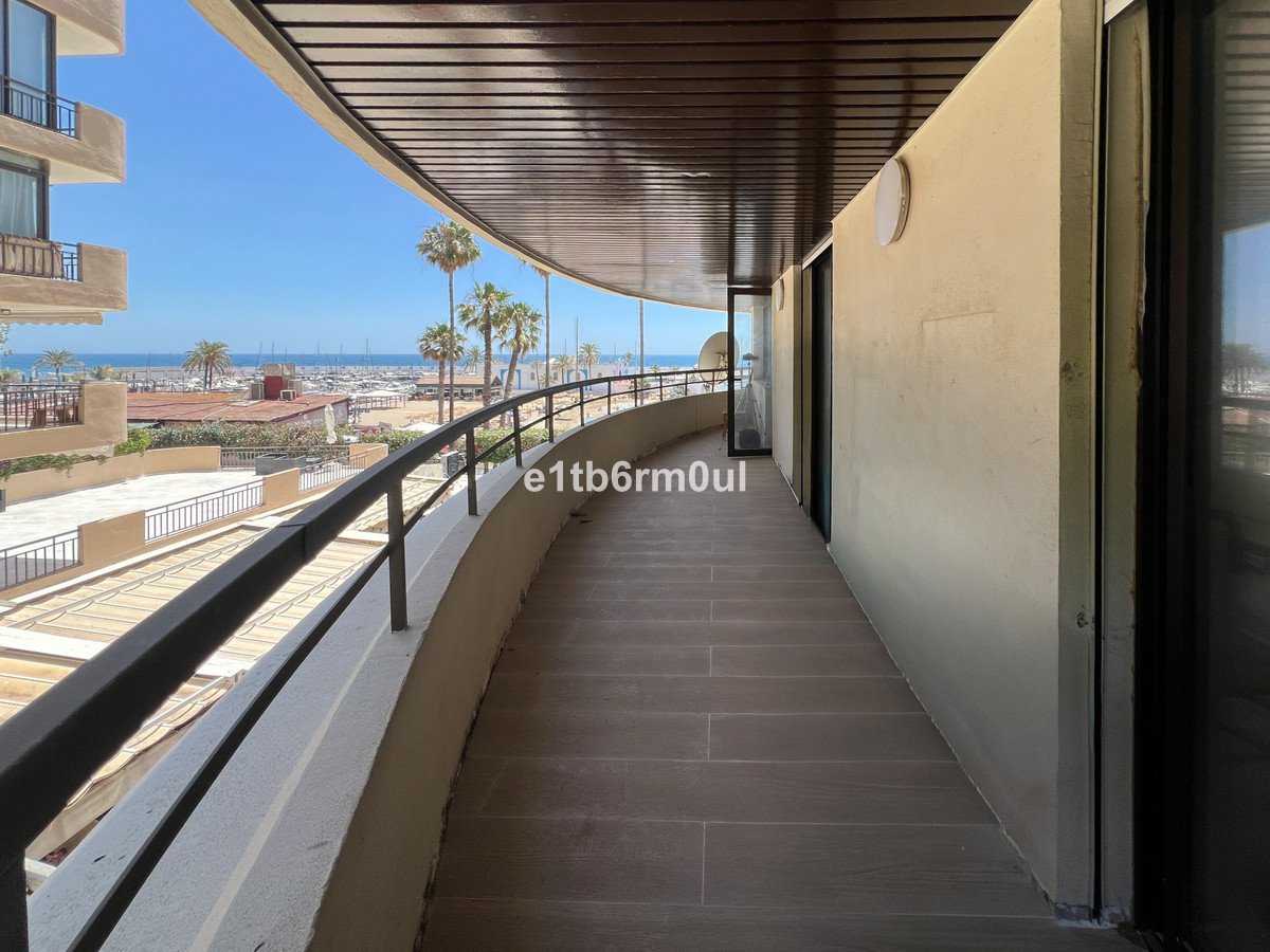 3 Bed Appartamento ai piani intermedi in Marbella a Marbella, Appartamento