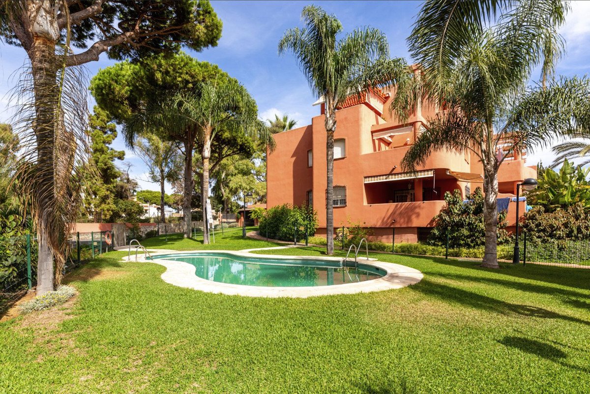 3 Bed شقة في الطابق الأرضي in Marbella في Marbella, شقة