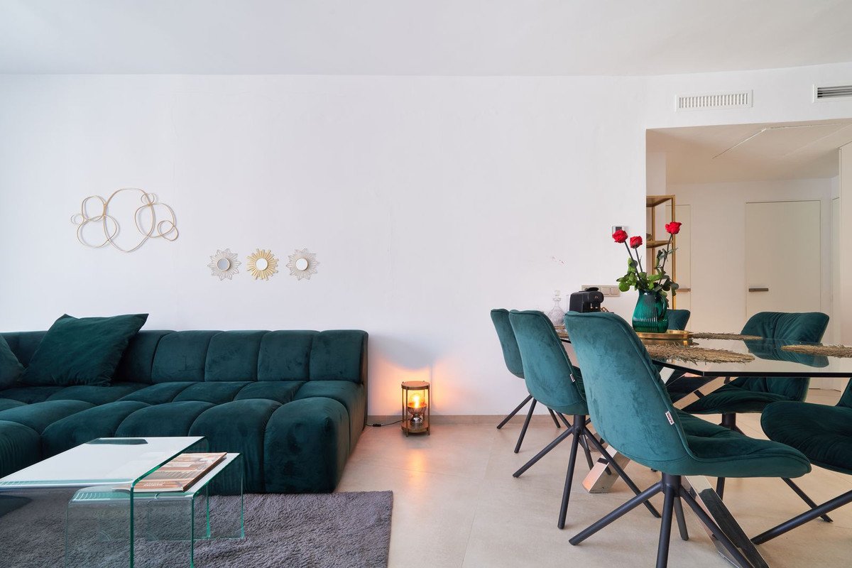 3 Bed شقة في الطابق الأوسط in Marbella في Marbella, شقة