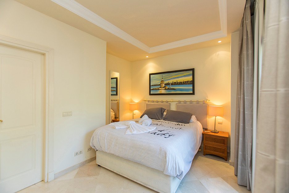 3 Bed شقة في الطابق الأوسط in Marbella في Marbella, شقة