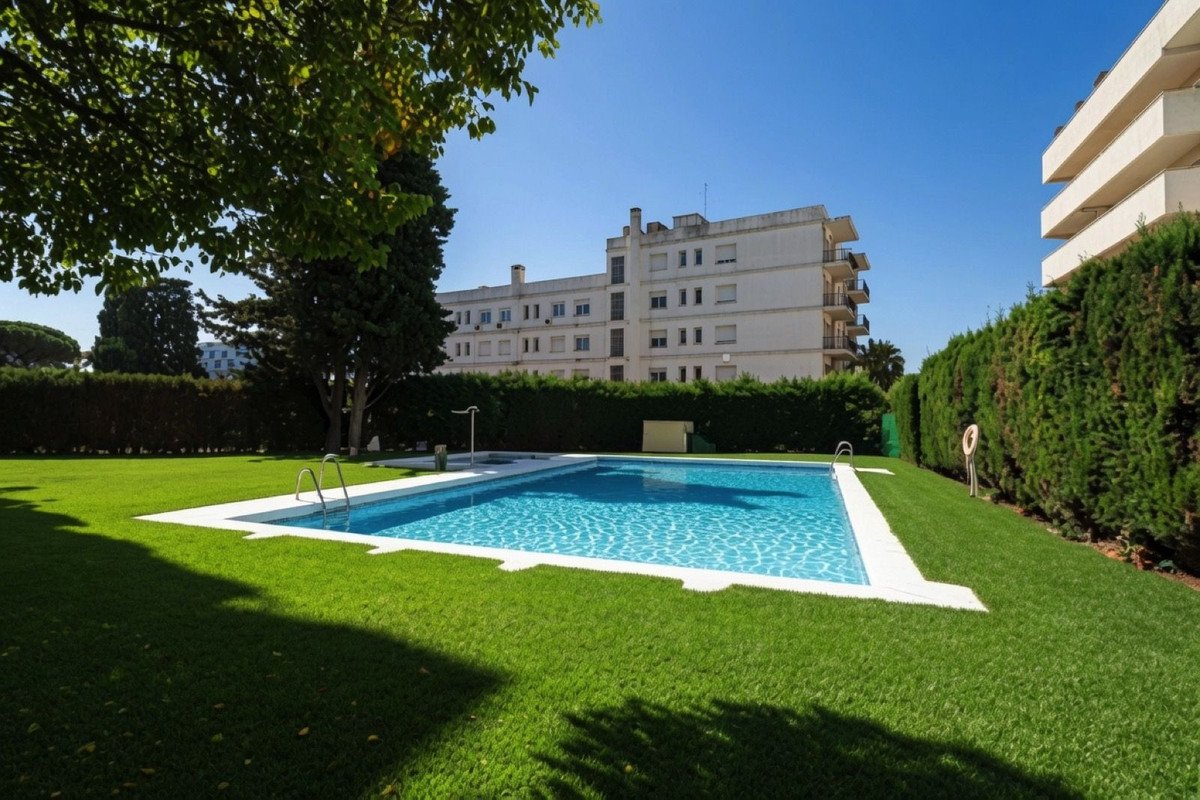 4 Bed شقة في الطابق الأوسط in Marbella في Marbella, شقق سكنية