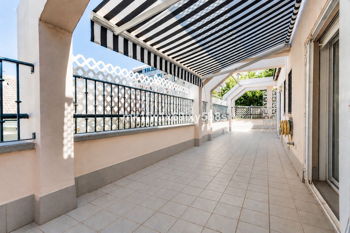 4 Bed شقة في الطابق الأوسط in Marbella في Marbella, شقة