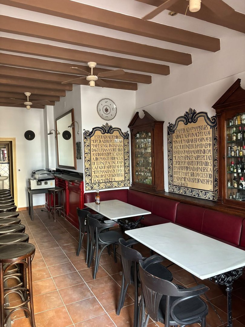 Restaurant in Marbella في Marbella, مطعم