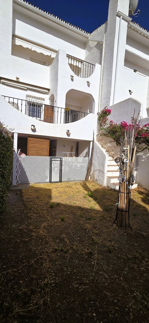 2 Bed بيت مدينة in Marbella في Marbella, بيت مدينة