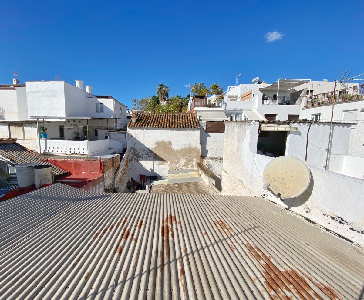 4 Bed بيت مدينة in Marbella في Marbella, تاون هاوس