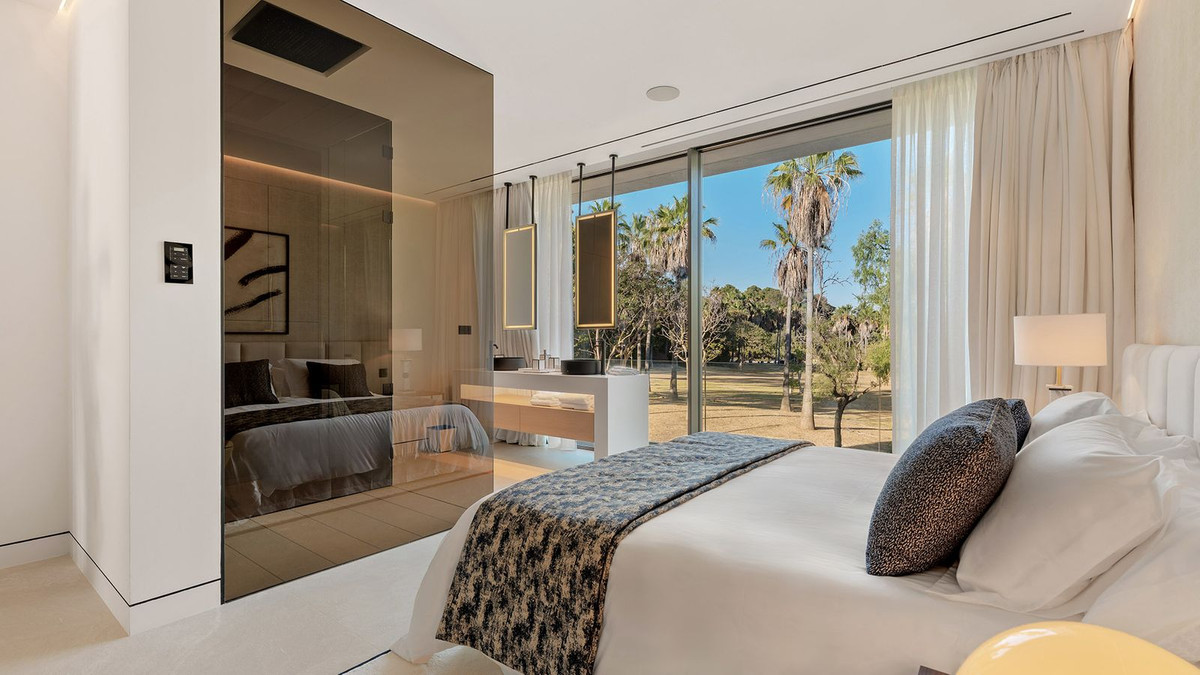 4 Bed منزل شبه منفصل in Marbella في Marbella, فيلا شبه منفصلة