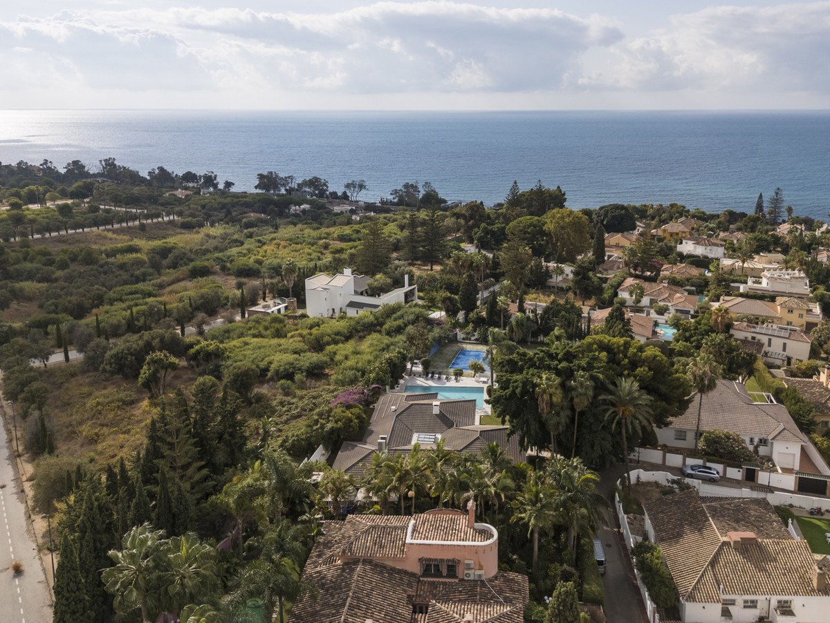 5 Bed فيلا مستقلة in Marbella في Marbella, فيلا منفصلة