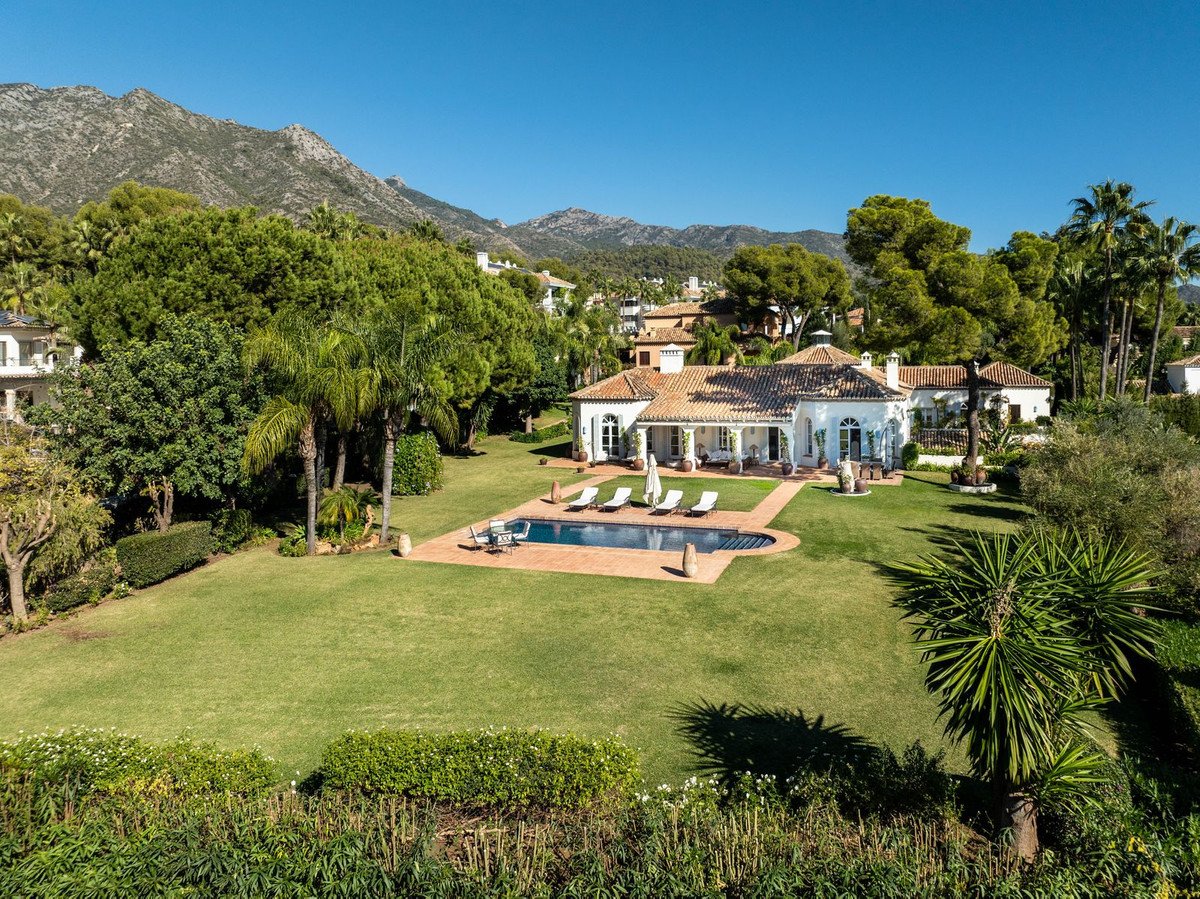 5 Bed Villa individuelle in Marbella à Marbella, Villa indépendante