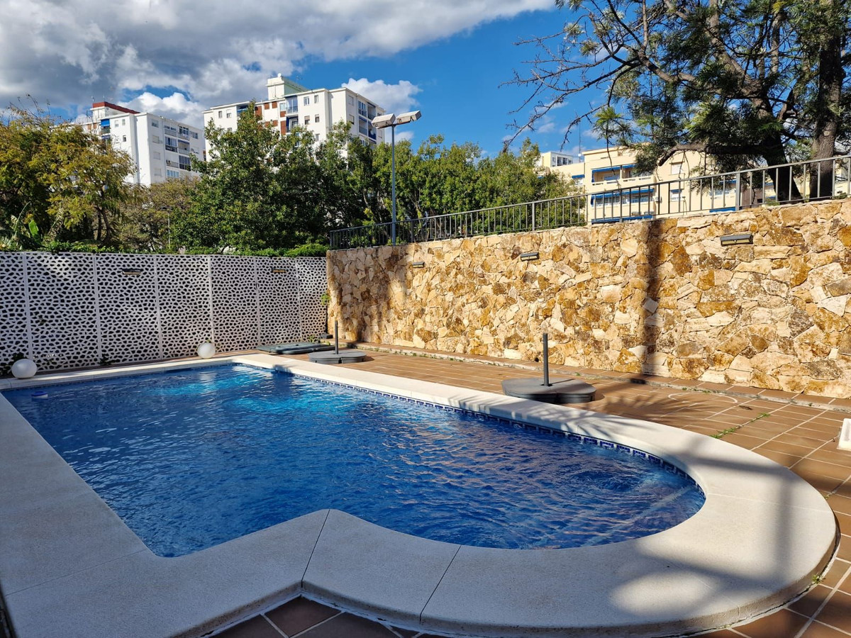 5 Bed منزل شبه منفصل in Marbella في Marbella, منزل شبه منفصل