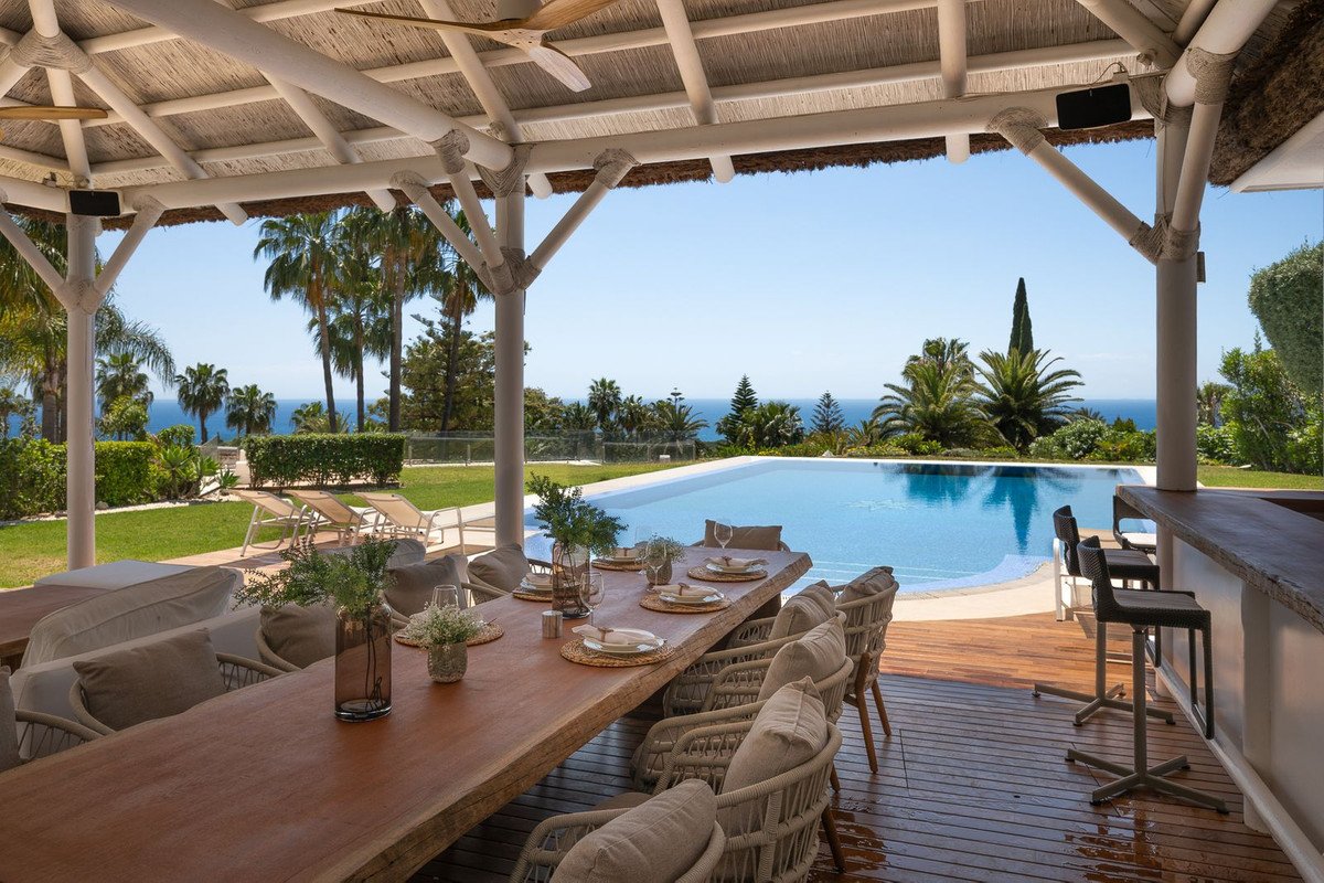 7 Bed فيلا مستقلة in Marbella في Marbella, فيلا منفصلة