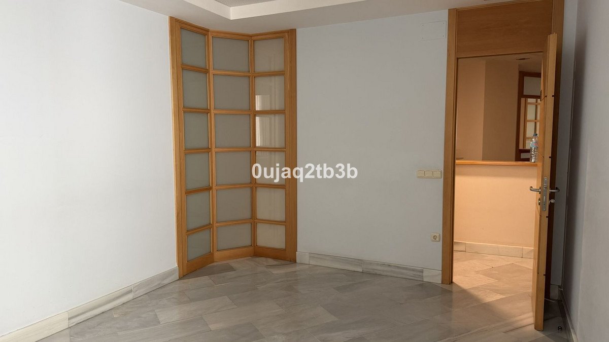 10 Bed Office in Marbella в Marbella, Office
