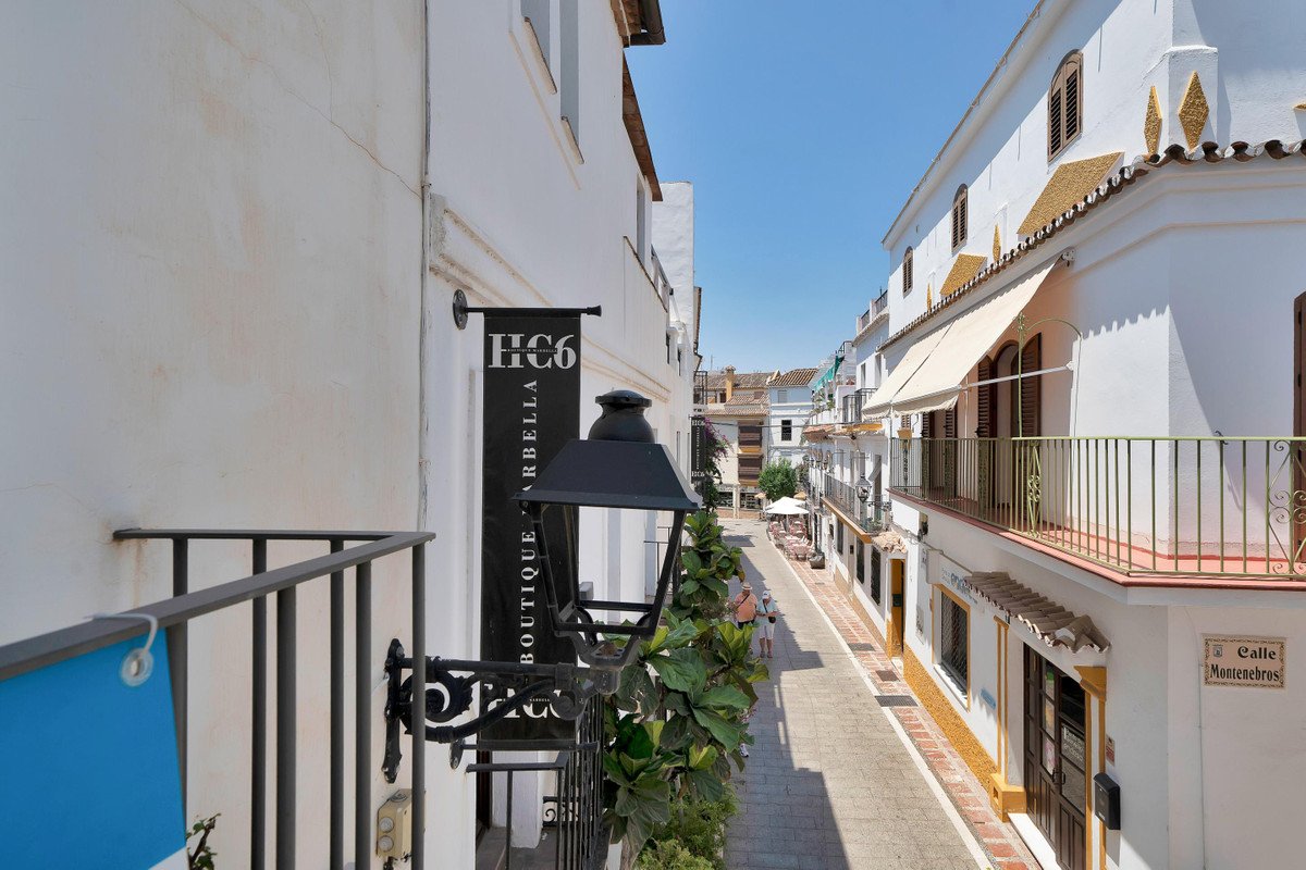 4 Bed Building in Marbella in Marbella, Building
