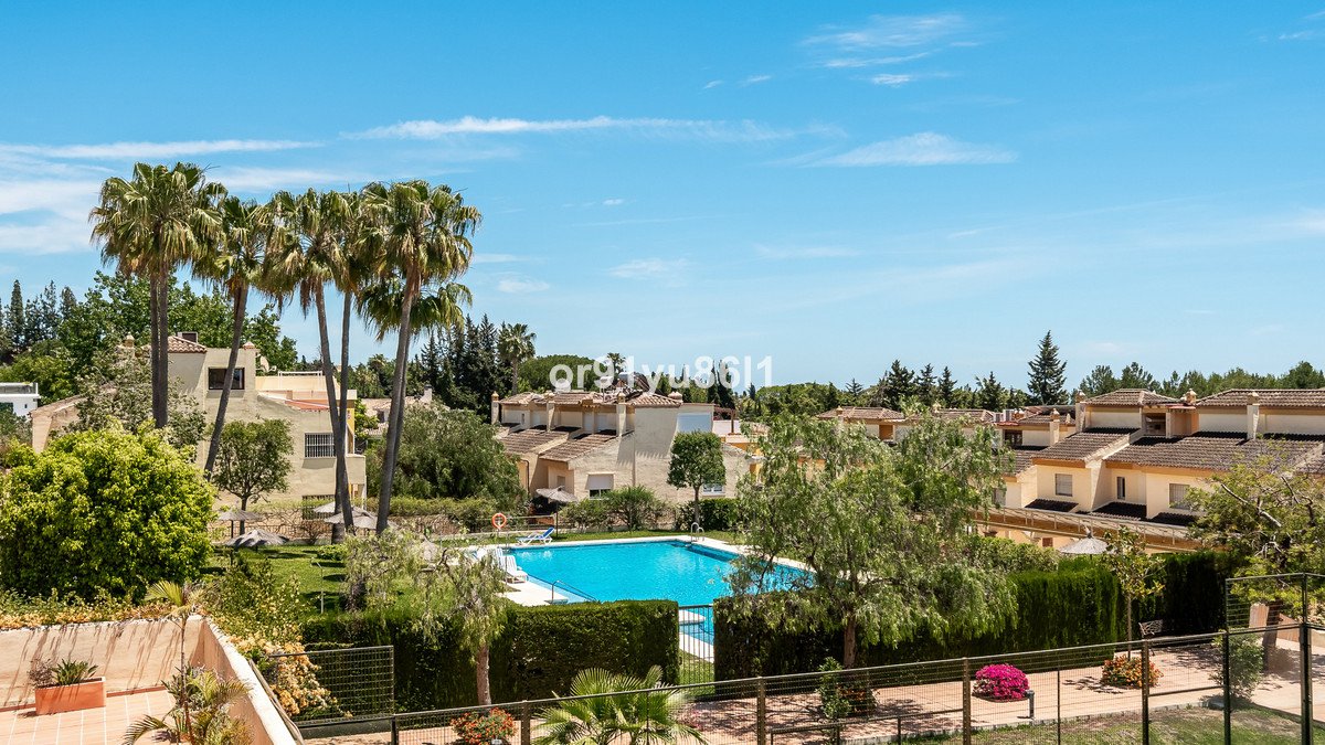 4 Bed منزل شبه منفصل in Nagüeles في Nagüeles, منزل شبه منفصل